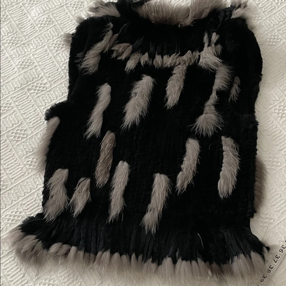 Real genuine knit Fur Trimmed Vest - Picture 9 of 17